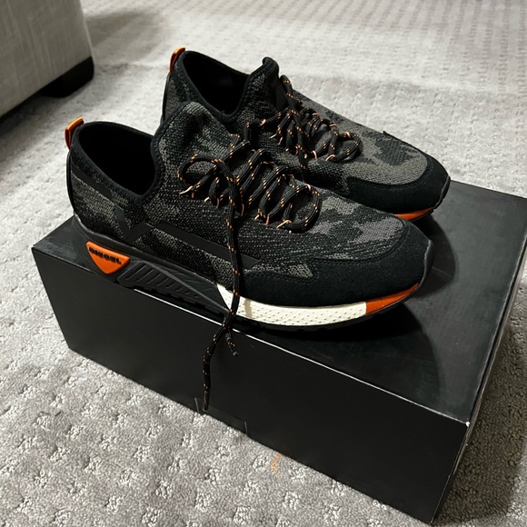 Diesel sneakers - Picture 1 of 5